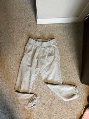 Women’s Gray Elastic Waist Jogger Pants